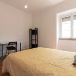 Rent a room of 80 m² in Lisbon