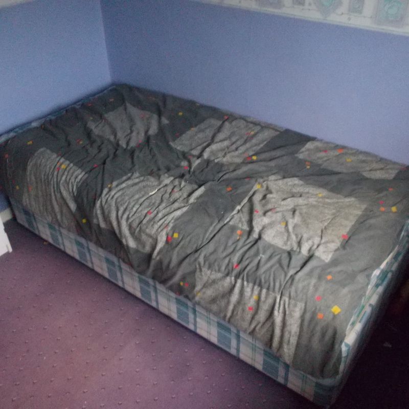 2 rooms to let in Bradford UK (Has a House) Bierley