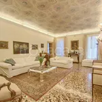 Rent 4 bedroom apartment of 150 m² in Venezia