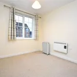 Flat to rent in Windsor Court, Newbury, Berkshire RG14