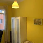 Rent a room in Madrid