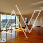 Affitto 4 camera appartamento di 200 m² in Cuneo