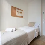 Rent 4 bedroom apartment of 80 m² in Barcelona