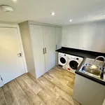 Rent 5 bedroom house in Trafford