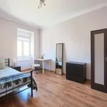 Rent a room in lisbon