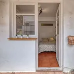 Rent a room of 80 m² in valencia