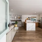 Rent 3 bedroom apartment of 115 m² in newport beach