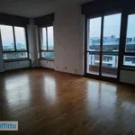 Rent 4 bedroom apartment of 170 m² in Milan