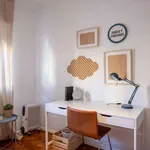 Rent a room of 50 m² in lisbon