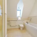 Rent 3 bedroom flat in Surrey