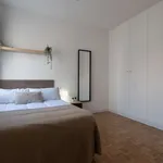 Rent a room of 140 m² in madrid