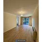 Rent 2 bedroom flat in Colchester