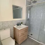 Rent a room of 200 m² in valencia