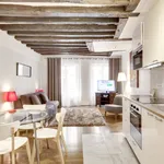 Appartement de 484 m² avec 1 chambre(s) en location à Paris