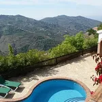 Rent 3 bedroom house of 200 m² in Malaga']