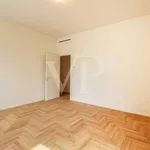 Rent 7 bedroom apartment of 288 m² in Vicenza