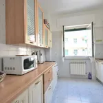 Affitto 1 camera appartamento di 54 m² in Genova