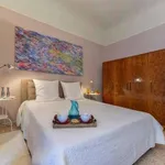 Rent 3 bedroom apartment of 140 m² in florence