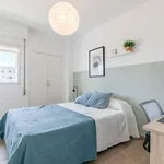 Rent a room of 135 m² in Valencia