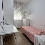 Rent 2 bedroom apartment in seville