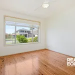 Rent 3 bedroom house in Moorebank