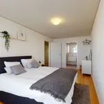 Miete 4 Schlafzimmer wohnung von 130 m² in La Chaux-de-Fonds