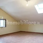 Rent 5 bedroom house of 200 m² in Fara in Sabina