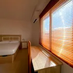 Rent a room of 98 m² in valencia