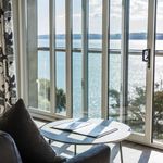 One bed apartment with juliette balcony and sea view (Has an Apartment)