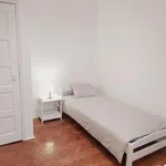 Rent 3 bedroom apartment in Lisbon