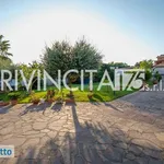 Rent 6 bedroom house of 360 m² in Rome