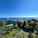 Rent 4 bedroom apartment of 142 m² in Genoa