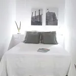 Rent 2 bedroom apartment of 18 m² in Barcelona