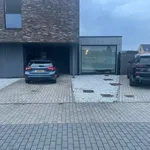 Huur 4 slaapkamer huis van 443 m² in Retie