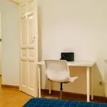 Rent 5 bedroom apartment in Madrid