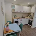 Rent 1 bedroom apartment of 35 m² in Lisbon