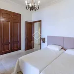 Rent 6 bedroom house of 423 m² in Valencia