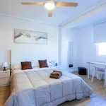 Rent a room of 80 m² in Valencia