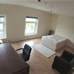 Rent 5 bedroom house in Swansea