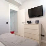 Rent 4 bedroom apartment of 45 m² in Madrid