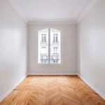 Rent 5 bedroom apartment of 127 m² in Paris