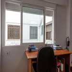 Rent 4 bedroom apartment in Valencia