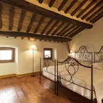 Rent 6 bedroom apartment of 136 m² in Cortona