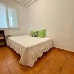 Rent a room of 200 m² in madrid