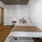 Miete 4 Schlafzimmer wohnung von 10 m² in Frankfurt