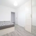 Rent a room of 170 m² in madrid