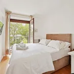 Appartement de 430 m² avec 1 chambre(s) en location à Paris