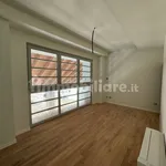 Affitto 3 camera casa di 174 m² in Novara