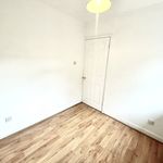 Rent 3 bedroom flat in North East Derbyshire