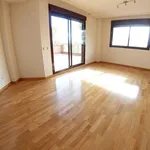 INMOBILIARIA ARBETETA ALQUILA PISO DE DOS DORMITORIOS EN URB. VALDELUZ